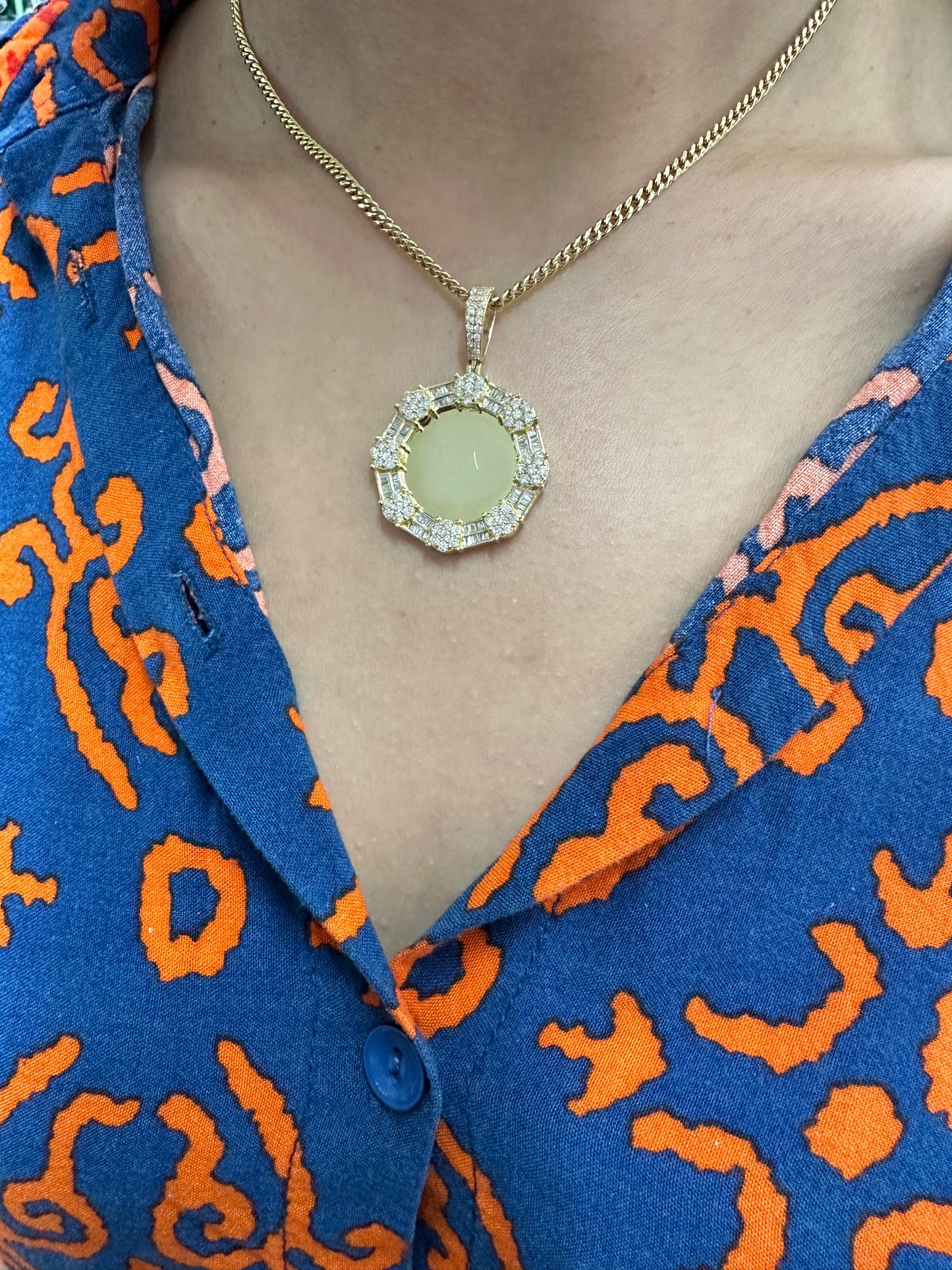 14k yellow gold and diamond Picture pendant