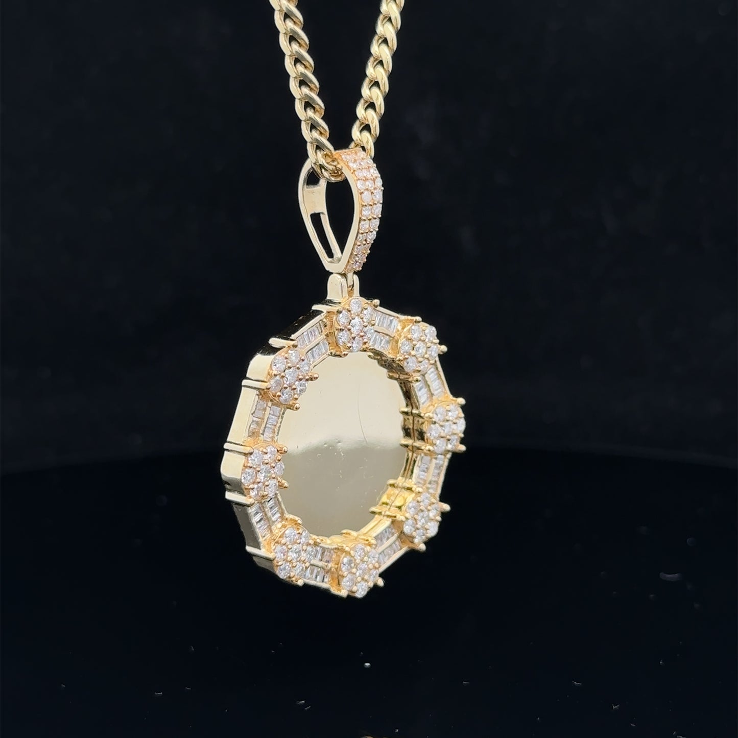 14k yellow gold and diamond Picture pendant