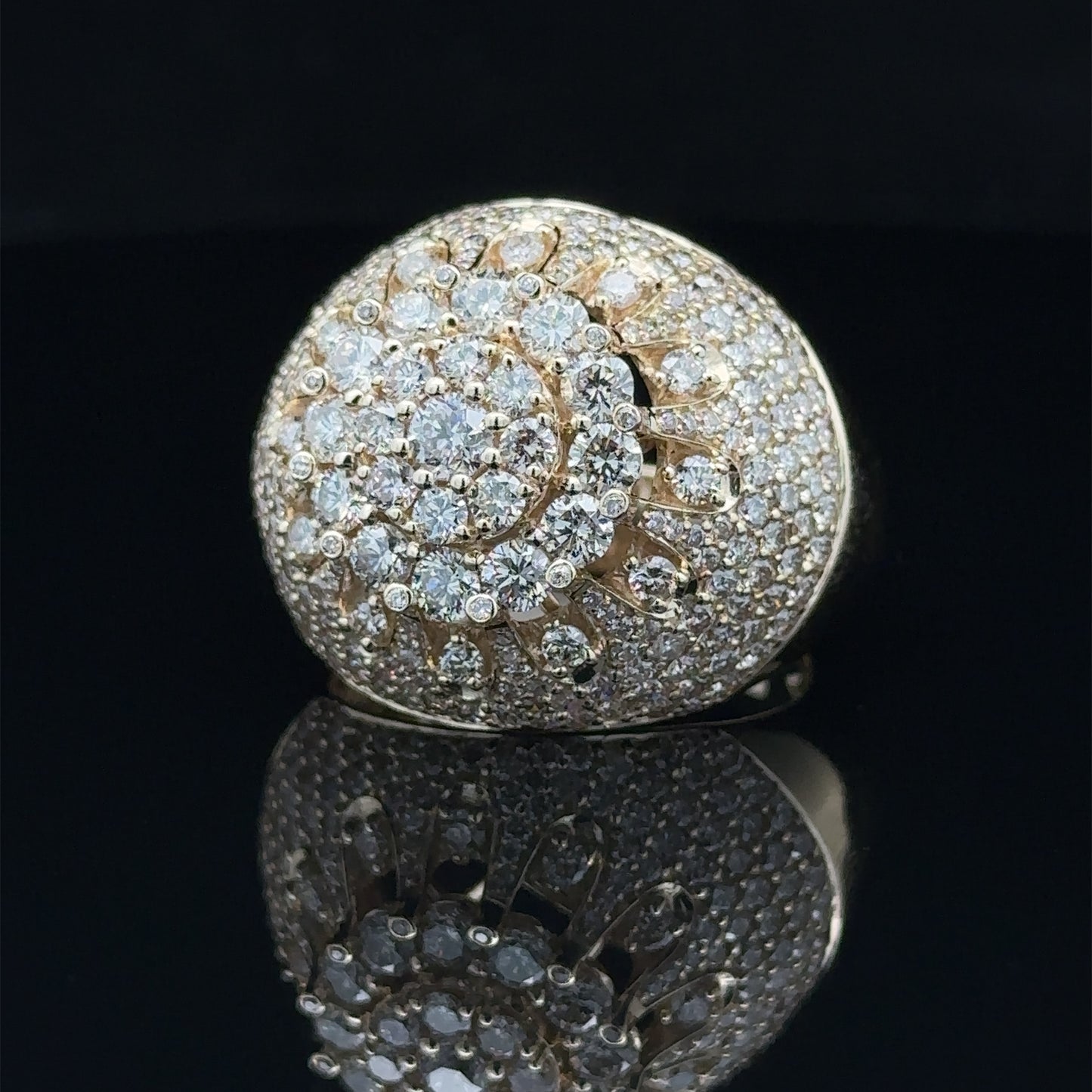 14k yellow gold and diamond Men`s Ring