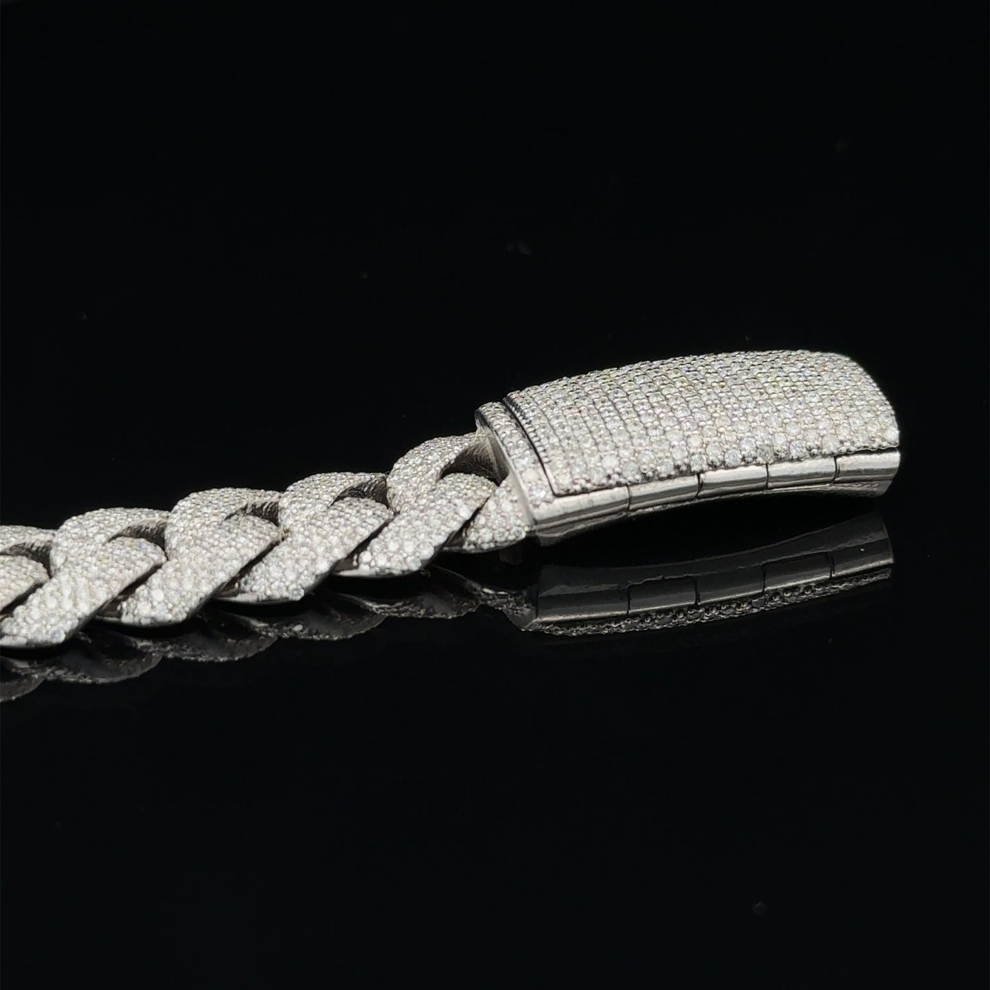 10k white gold and Diamond Pavé Cuban Bracelet