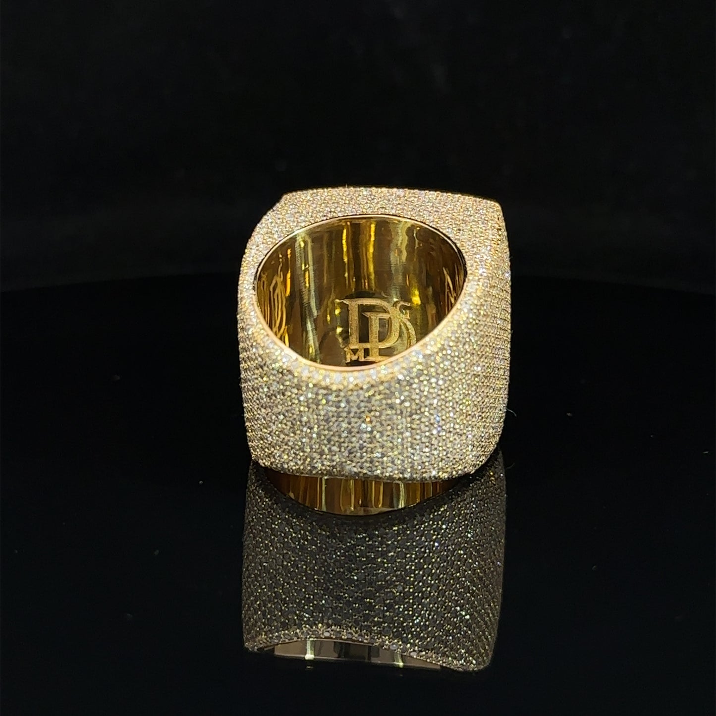 14k yellow gold and diamond Men`s Ring