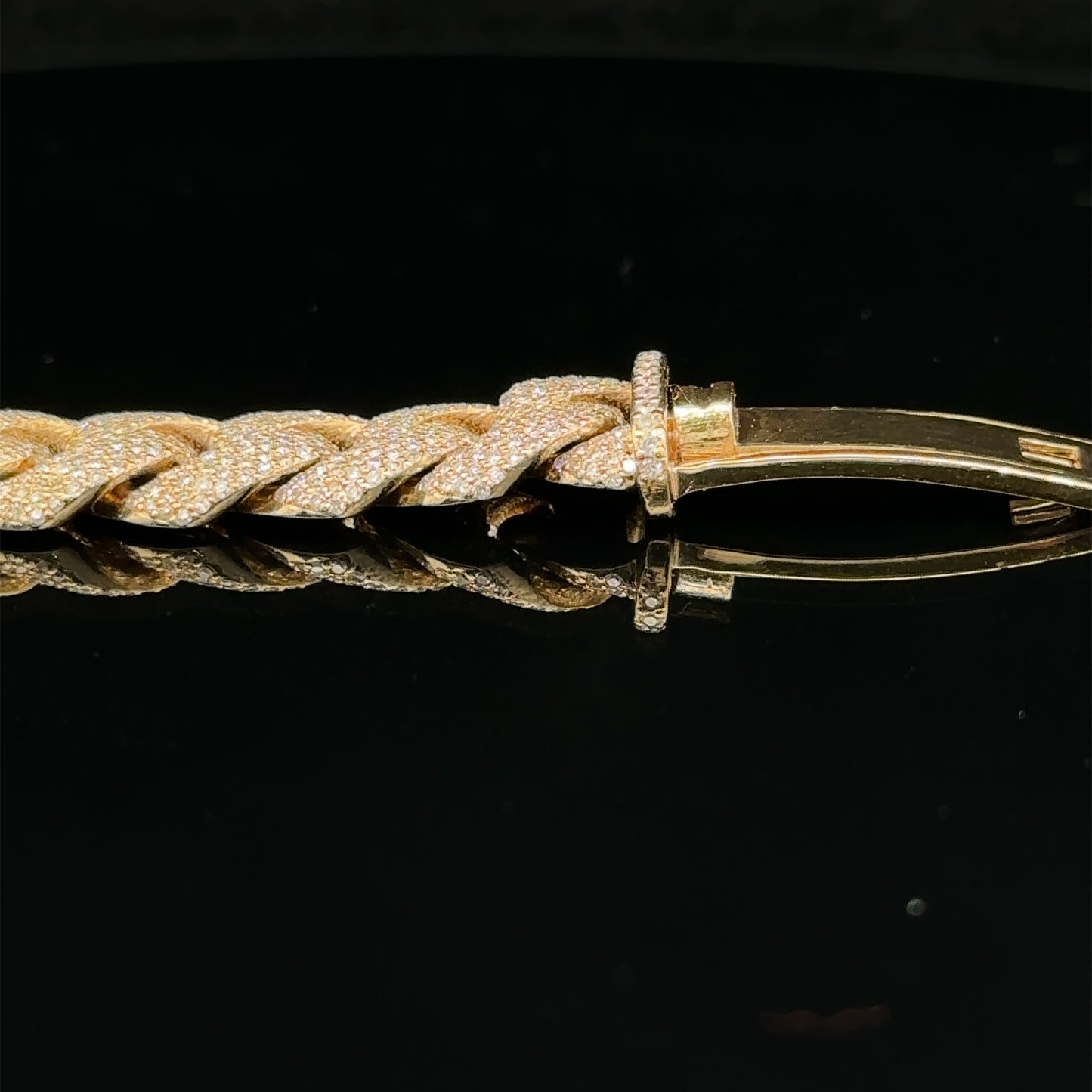 10k yellow gold and Diamond Pavé Cuban Bracelet