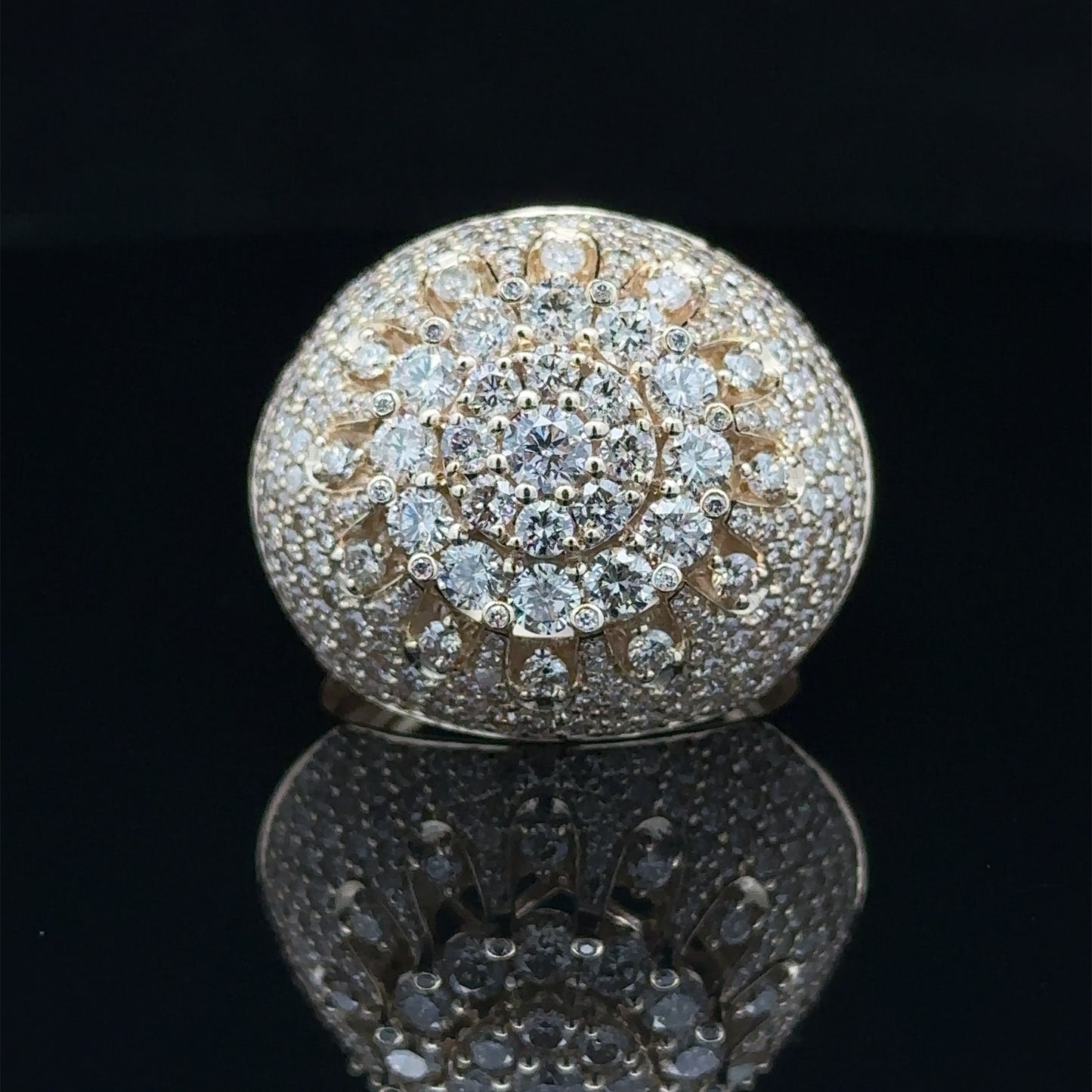 14k yellow gold and diamond Men`s Ring