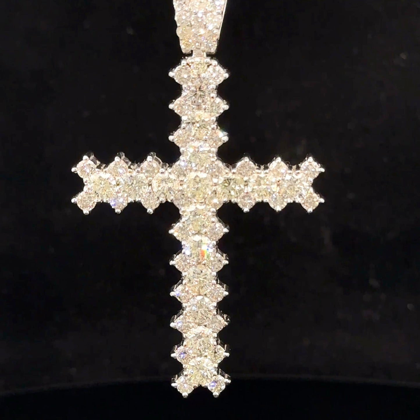 14k white gold and 7.50ct diamond Cross Pendant with round diamonds
