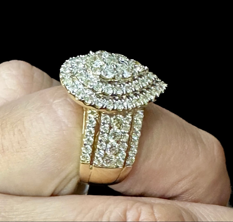 14k Yellow Gold and diamond Ladies` Ring