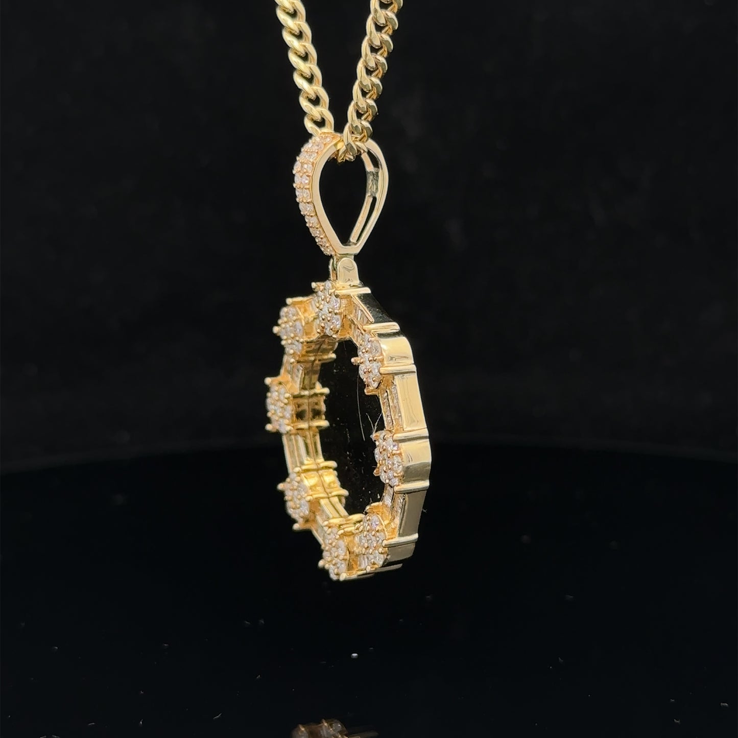 14k yellow gold and diamond Picture pendant