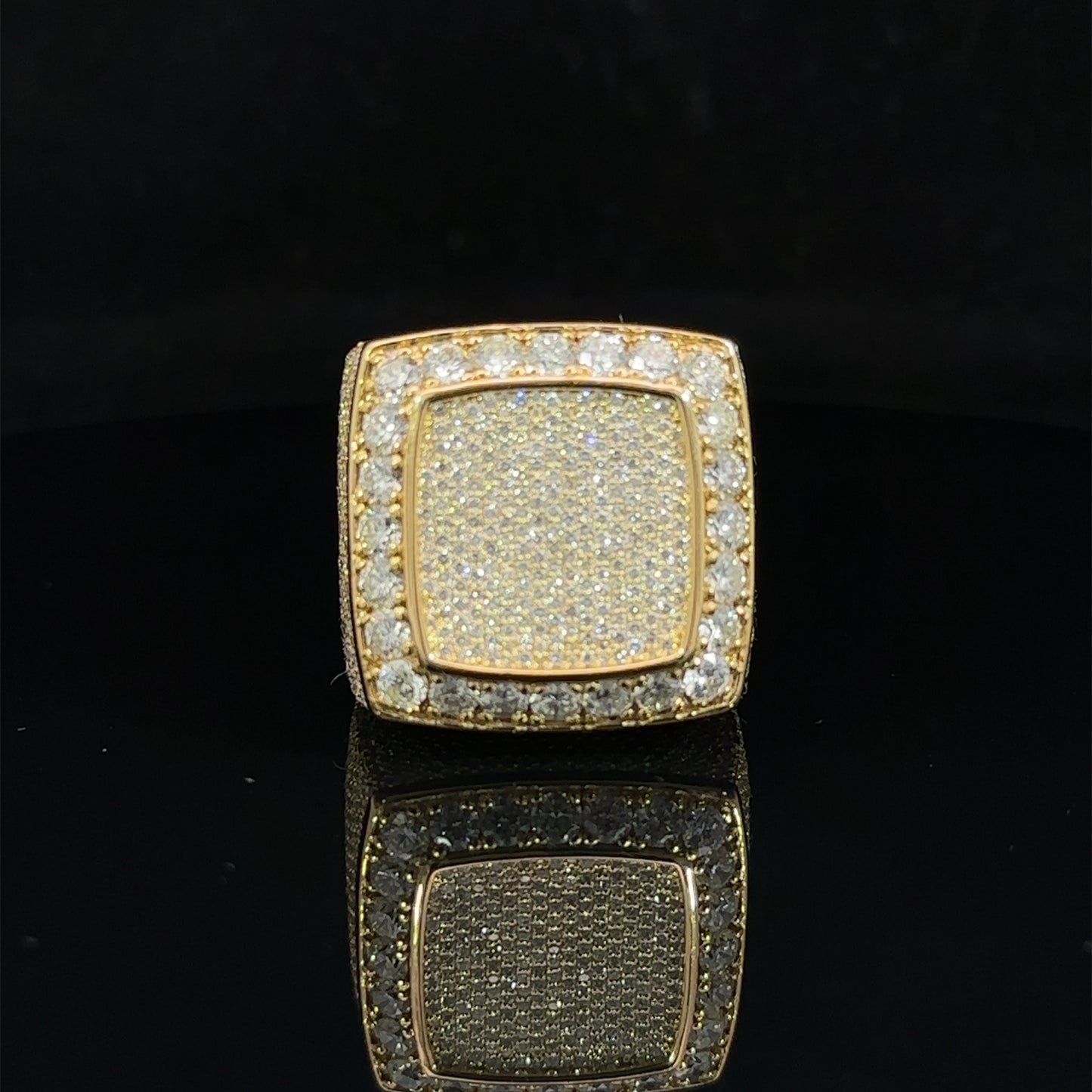 14k yellow gold and diamond Men`s Ring