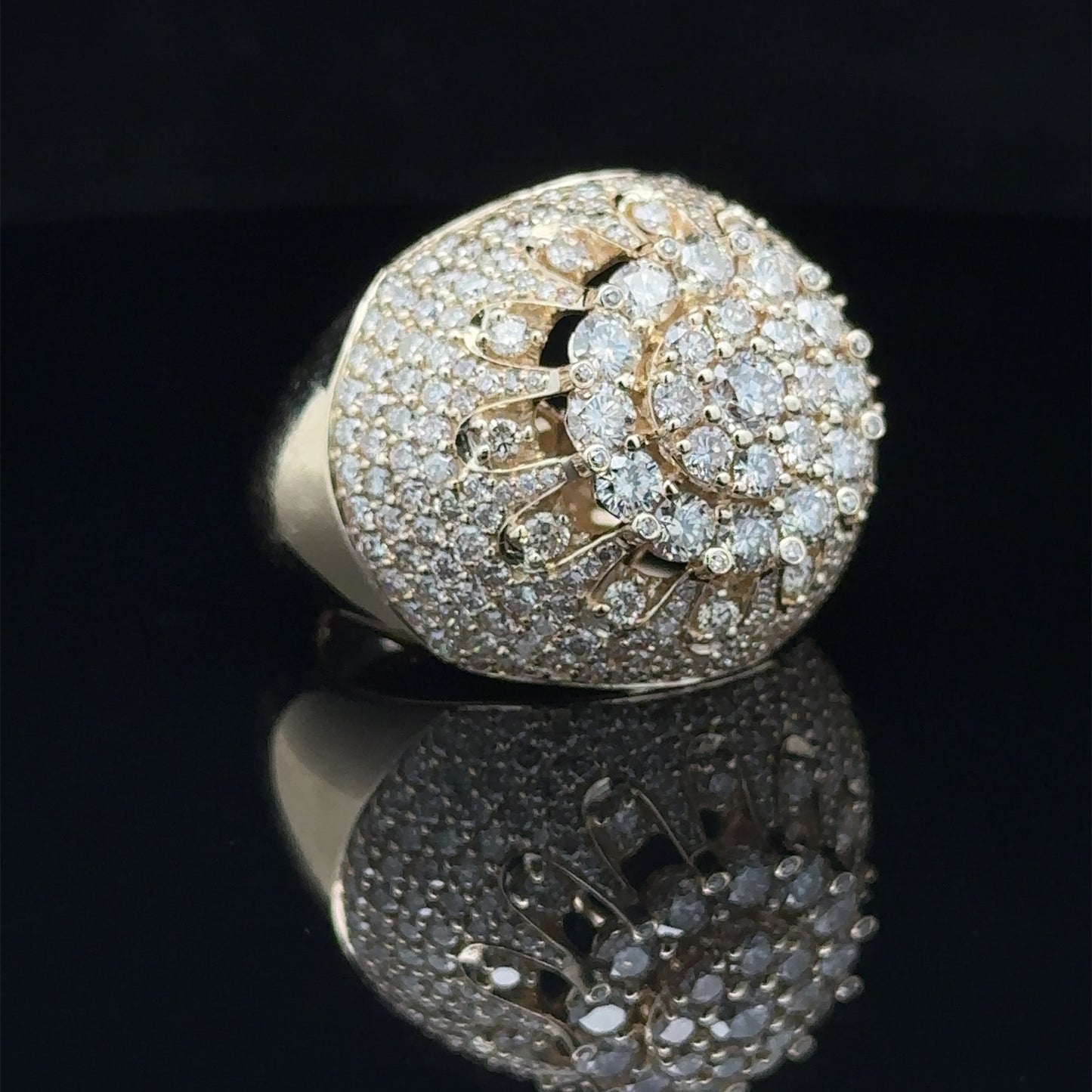 14k yellow gold and diamond Men`s Ring