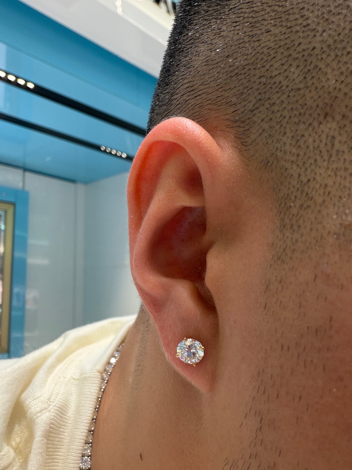 14k yellow gold and 2.02 ct VS1 diamond earrings (lab)