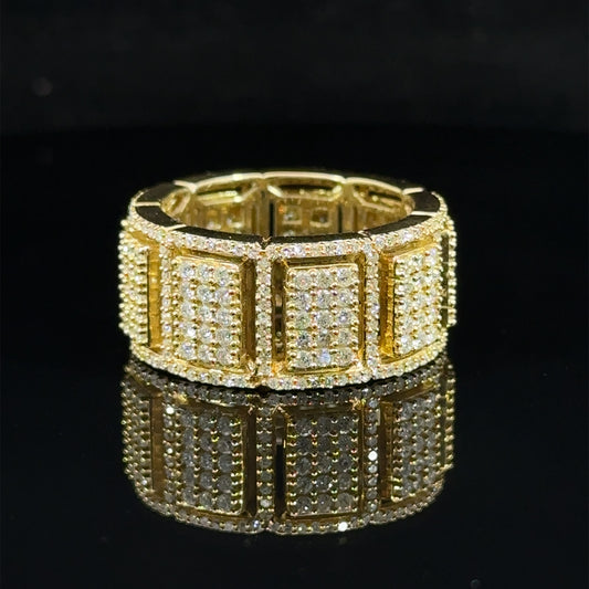 14k yellow gold and diamond Men`s Ring