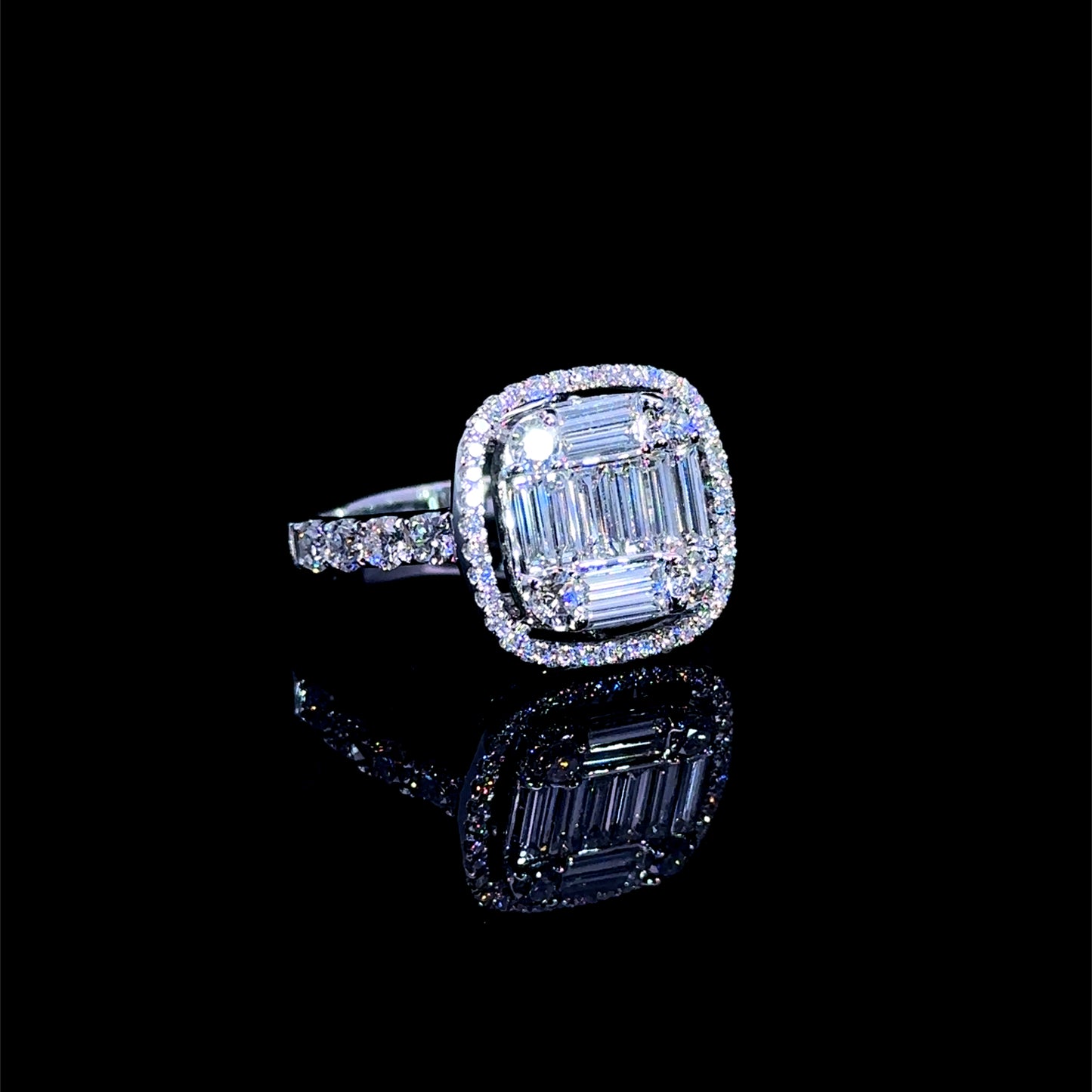 18k white gold and diamond  Ring