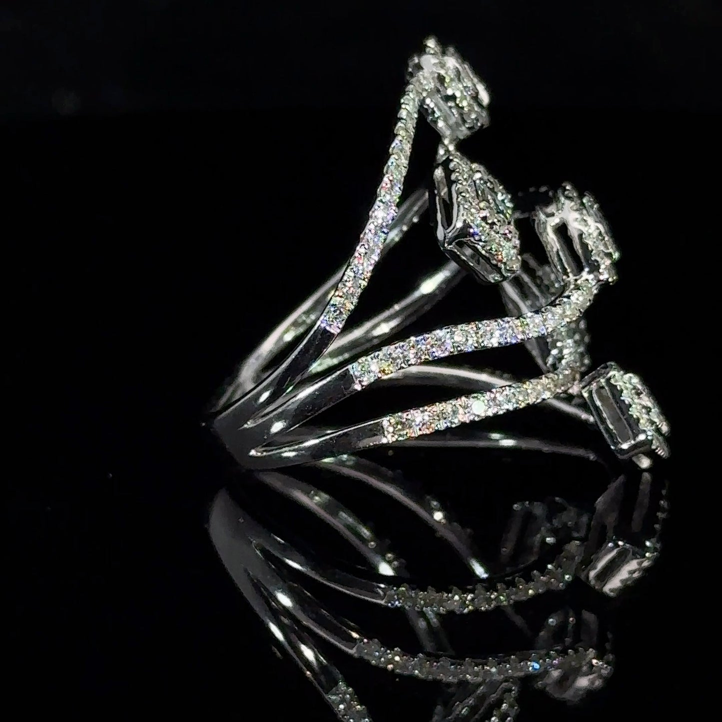 14k White gold and diamond Ring