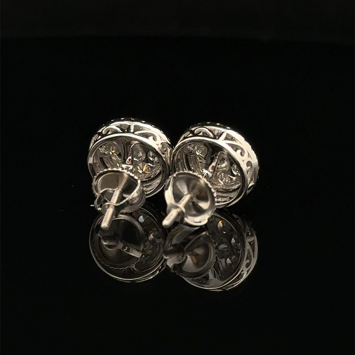 14k White Gold and Diamond Round shape Earrings