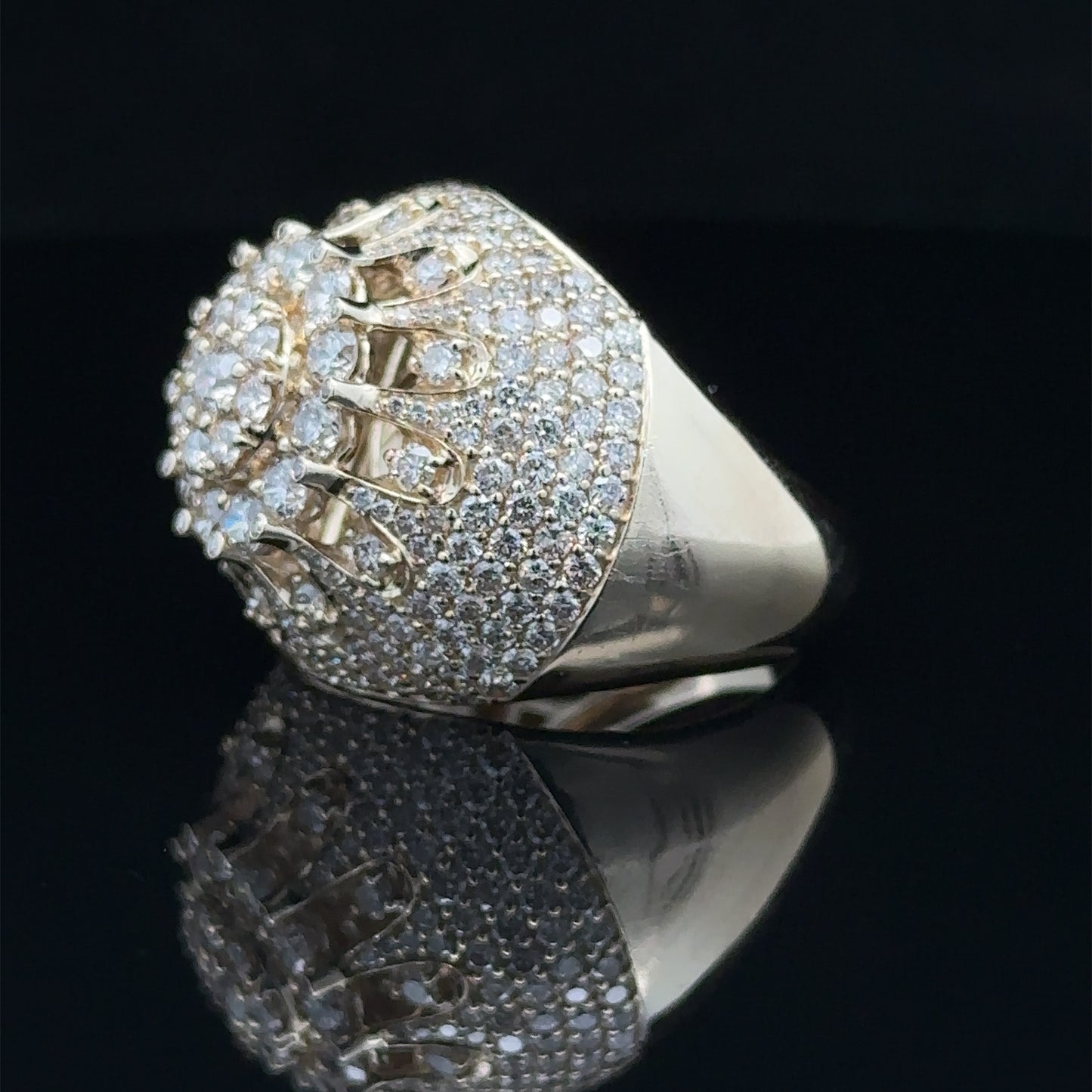 14k yellow gold and diamond Men`s Ring