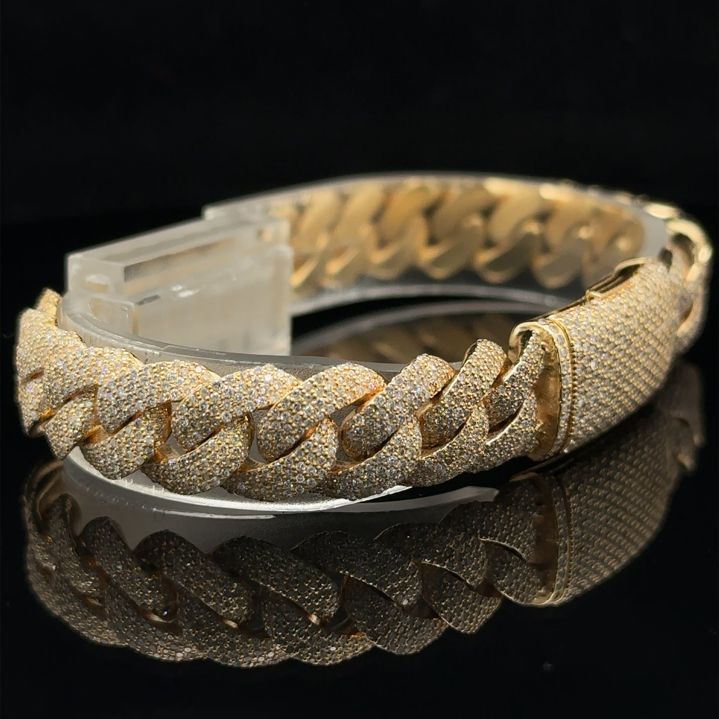 10k yellow gold and Diamond Pavé Cuban Bracelet