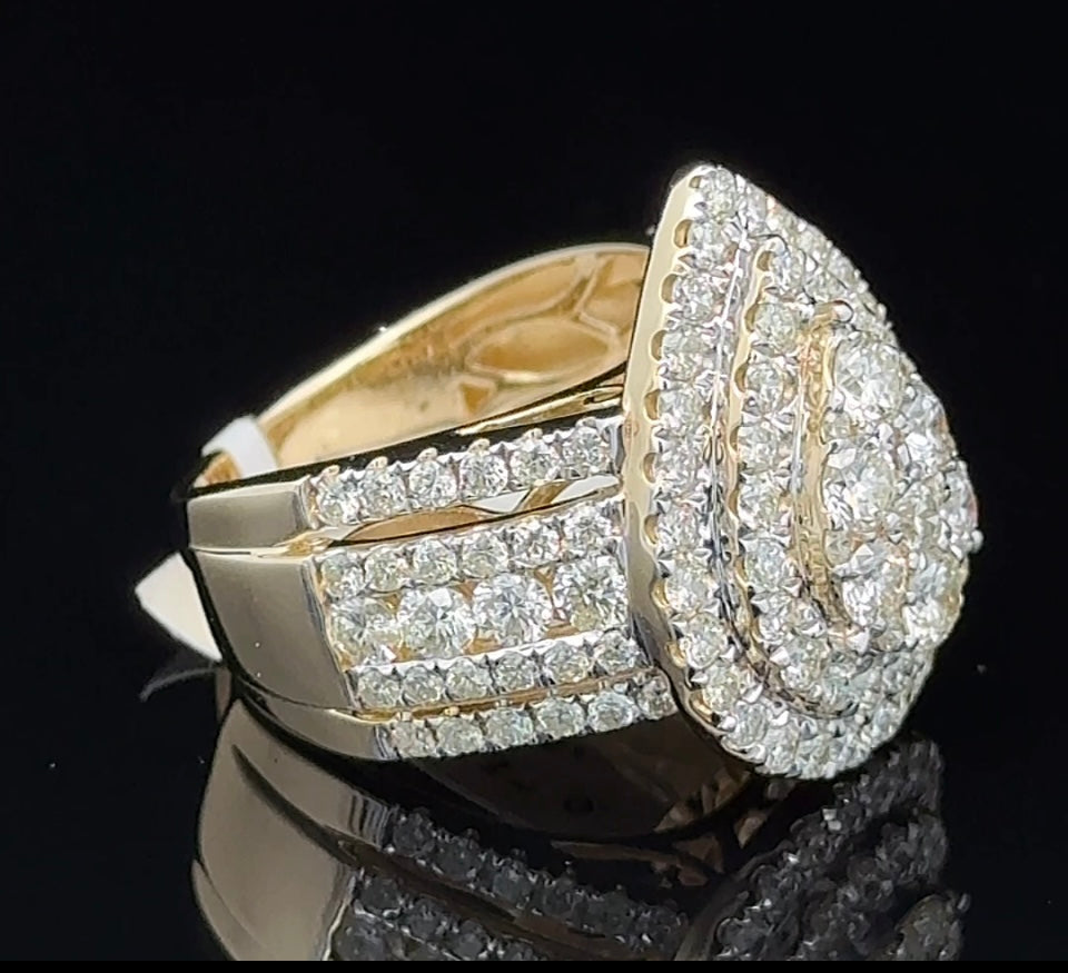 14k Yellow Gold and diamond Ladies` Ring