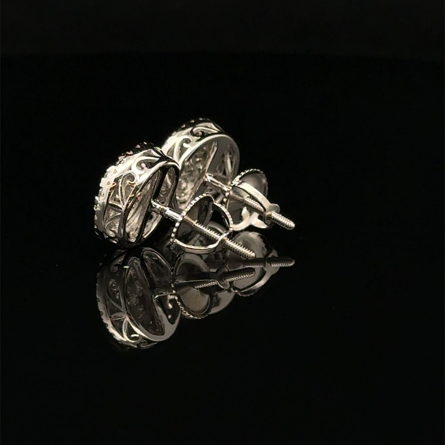 14k White Gold and Diamond Round shape Earrings