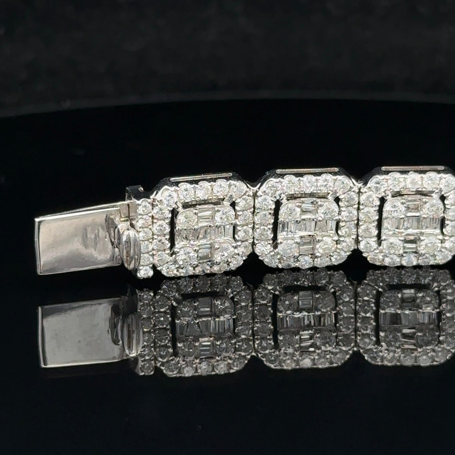 14k white gold and diamond Fancy Bracelet