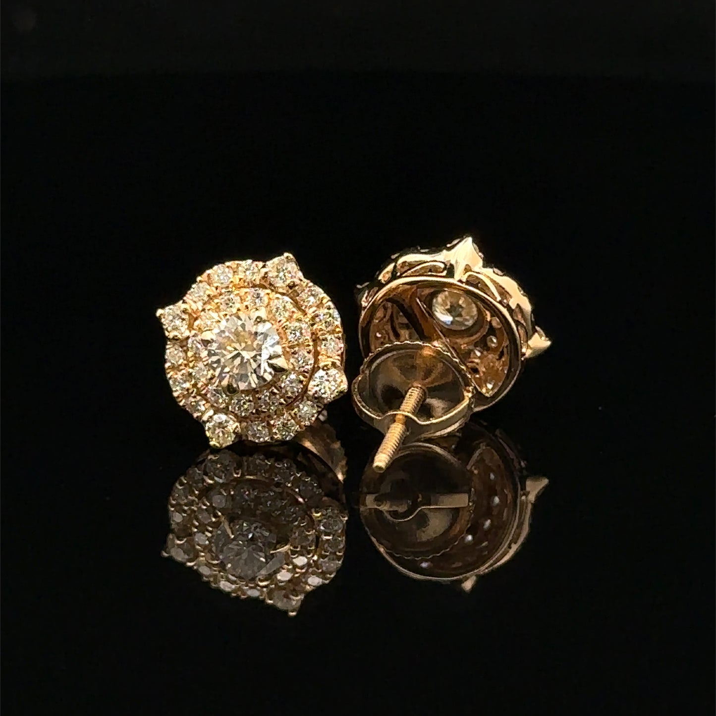 14K Yellow Gold Diamond Stud Earrings – Elegant Sparkle