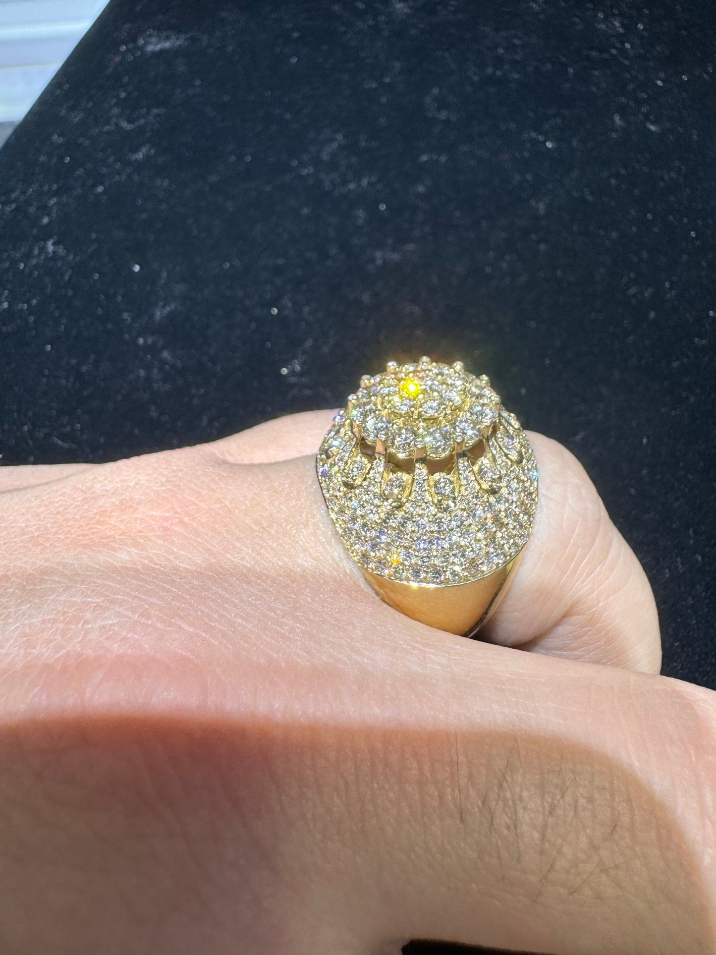 14k yellow gold and diamond Men`s Ring