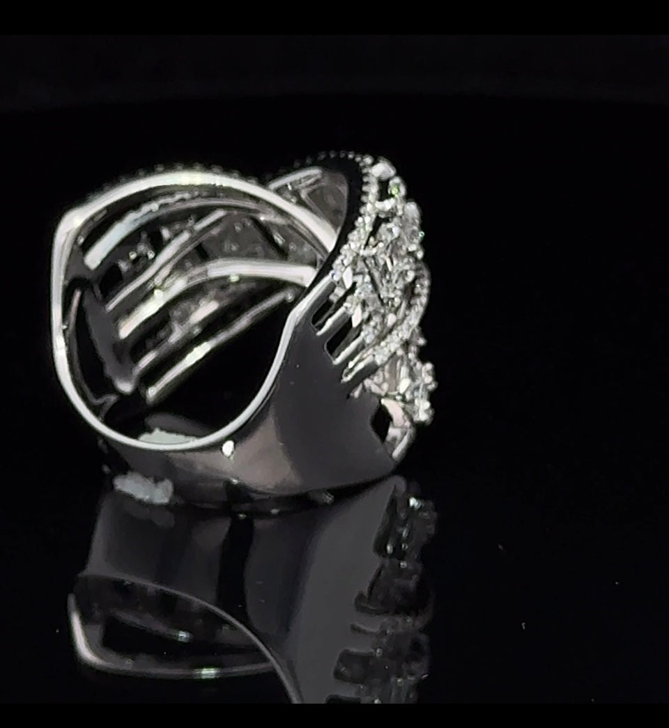 18k white gold and diamond Ring