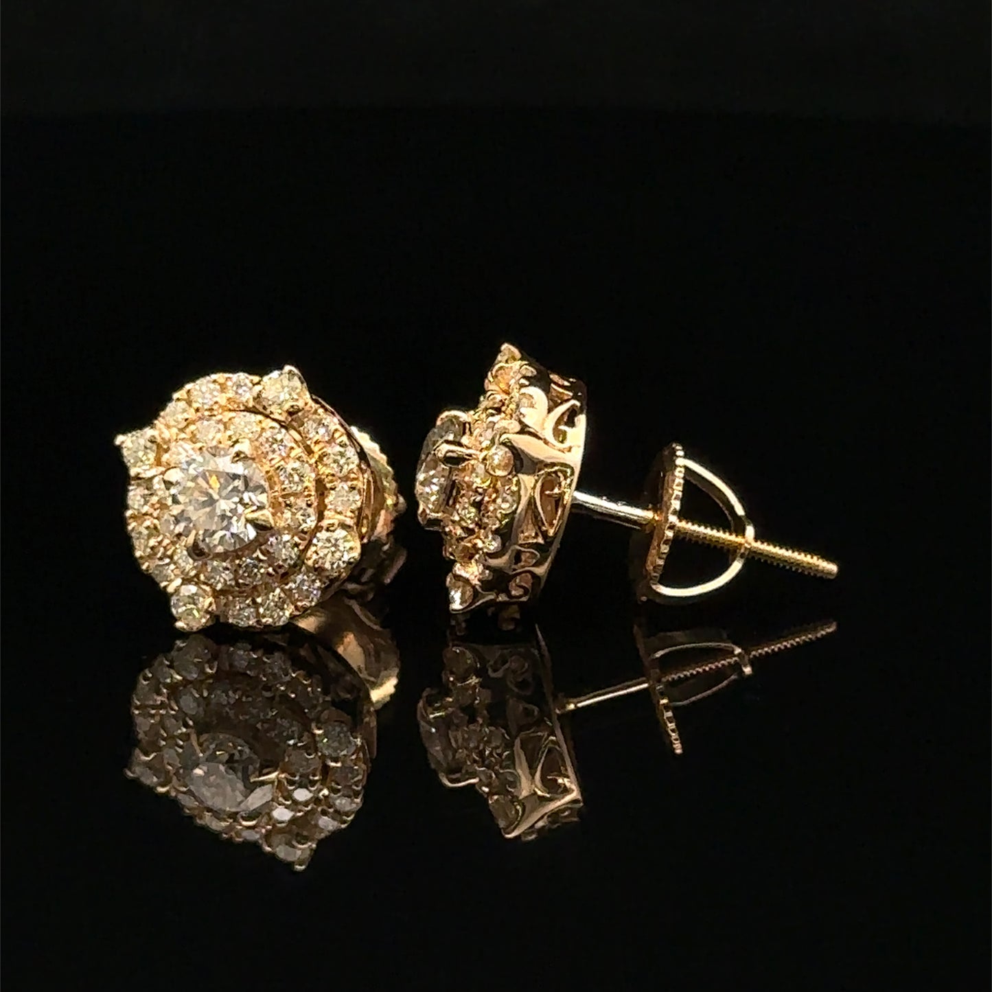 14K Yellow Gold Diamond Stud Earrings – Elegant Sparkle