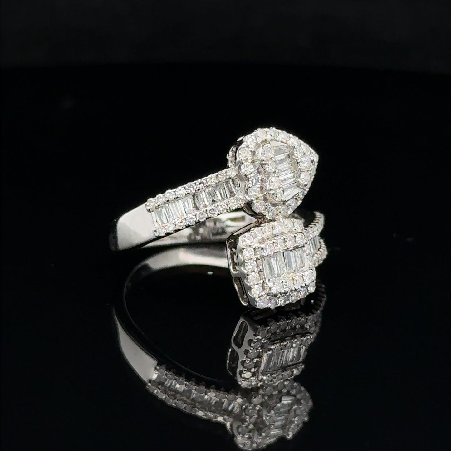 10k white gold and diamond Ring