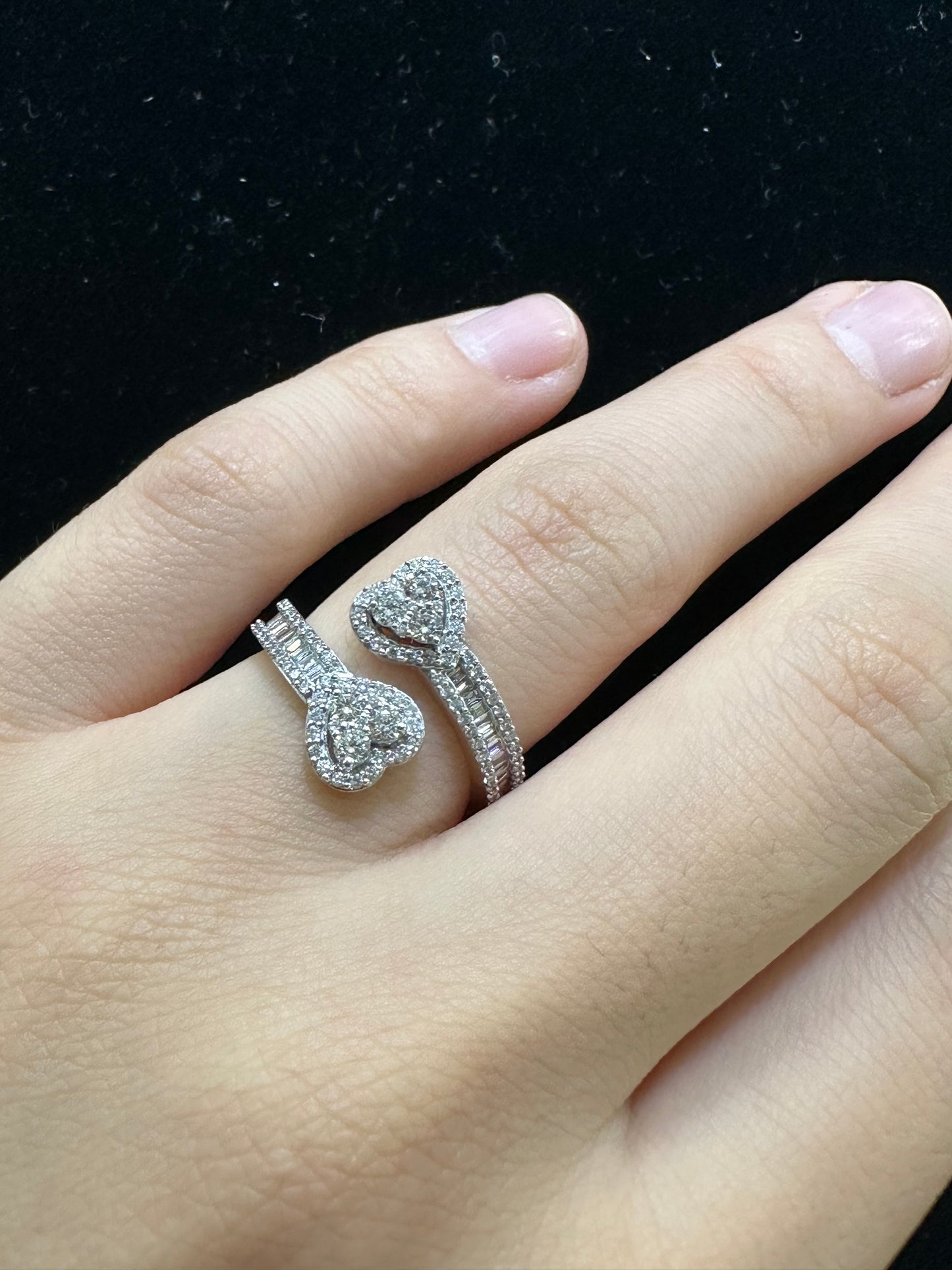 14k white gold and diamond Twin Heart shaped Ring