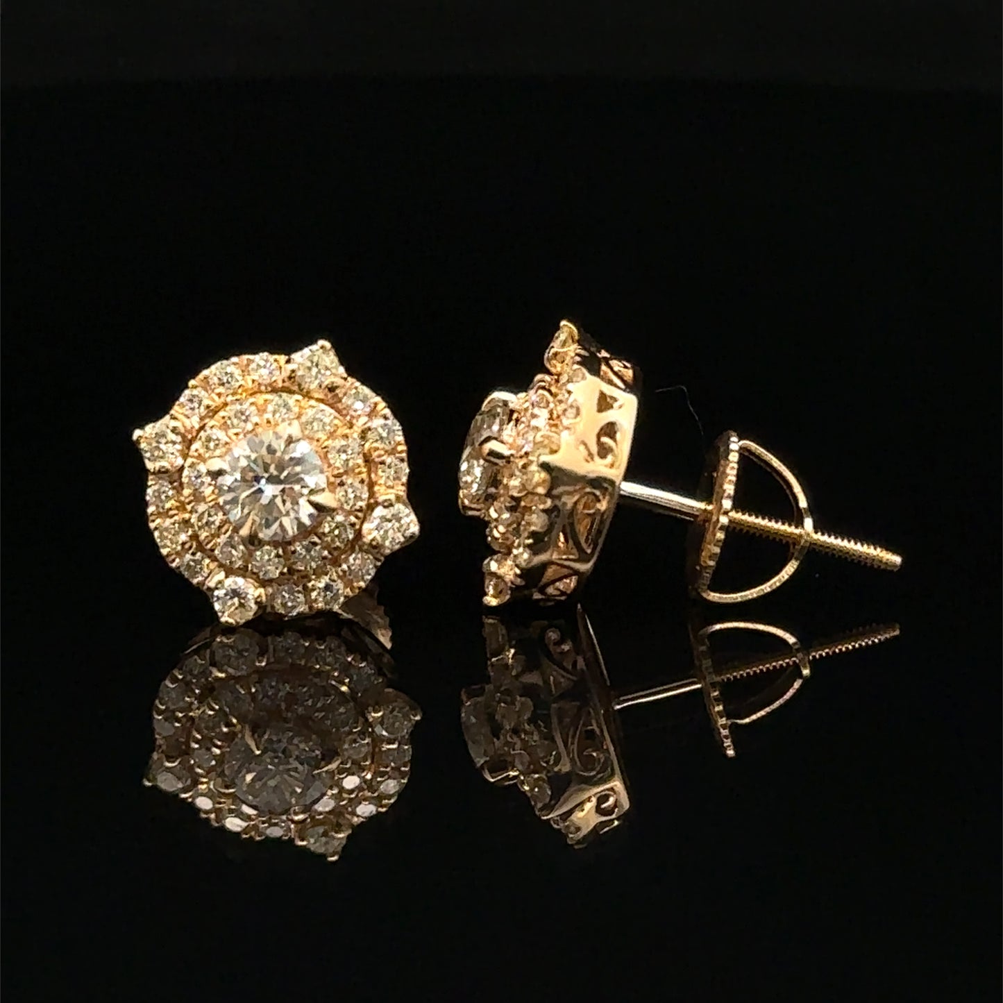 14K Yellow Gold Diamond Stud Earrings – Elegant Sparkle