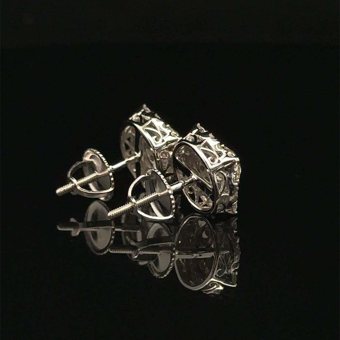 14K White Gold Diamond Stud Earrings – Elegant Sparkle