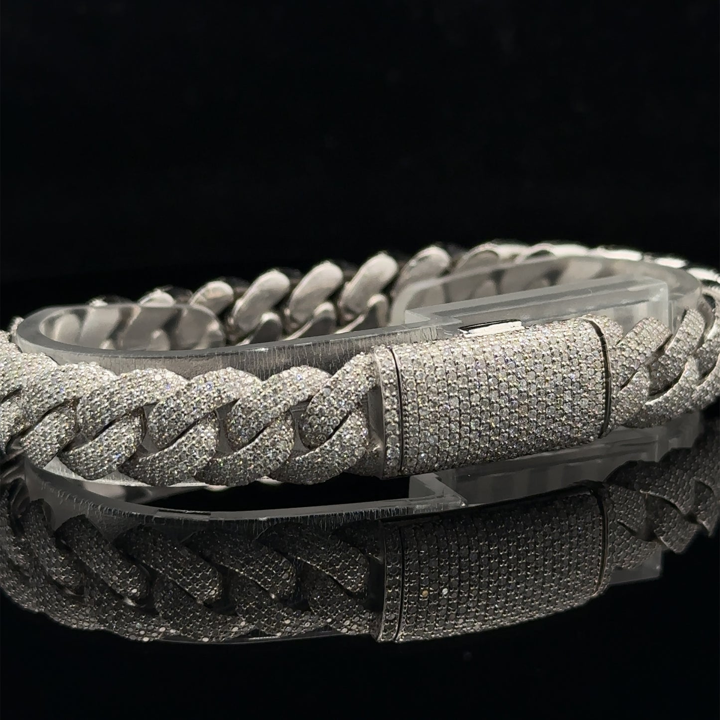 10k white gold and Diamond Pavé Cuban Bracelet