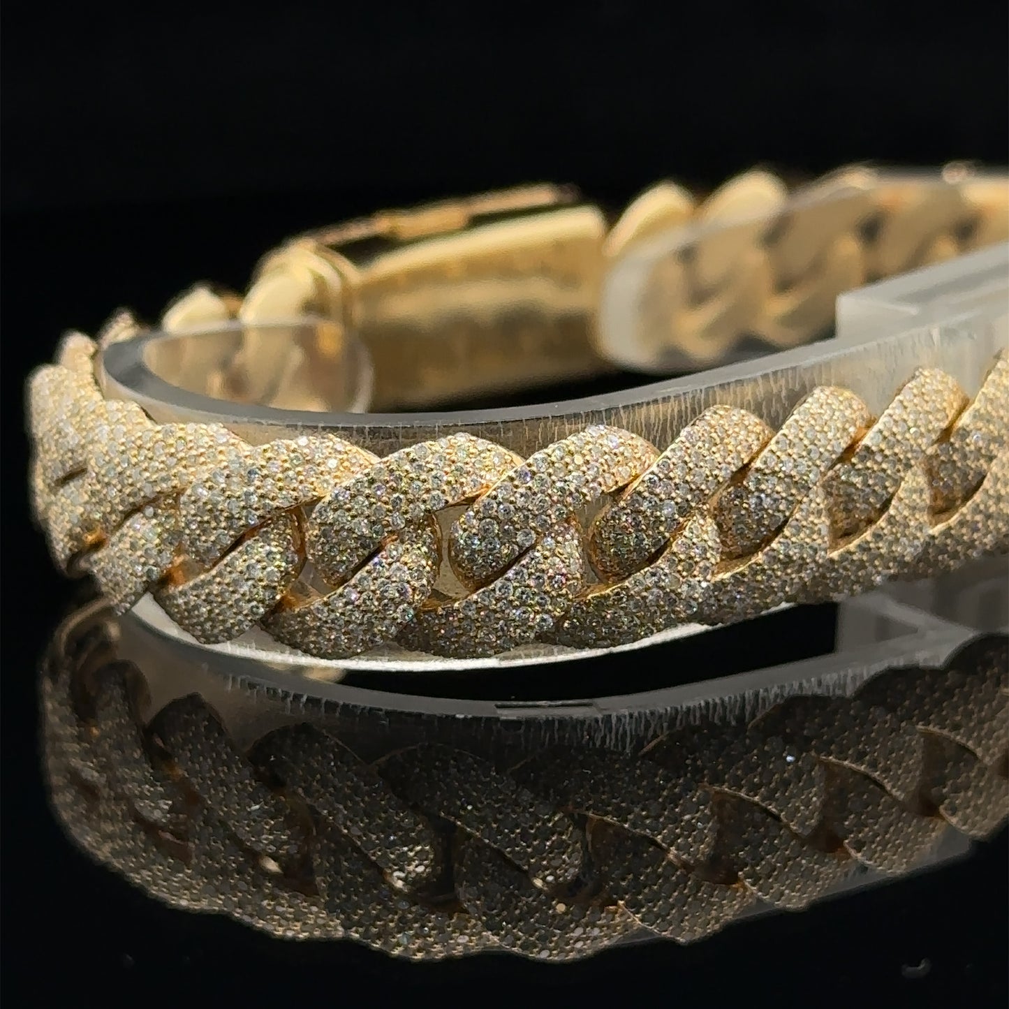 10k yellow gold and Diamond Pavé Cuban Bracelet