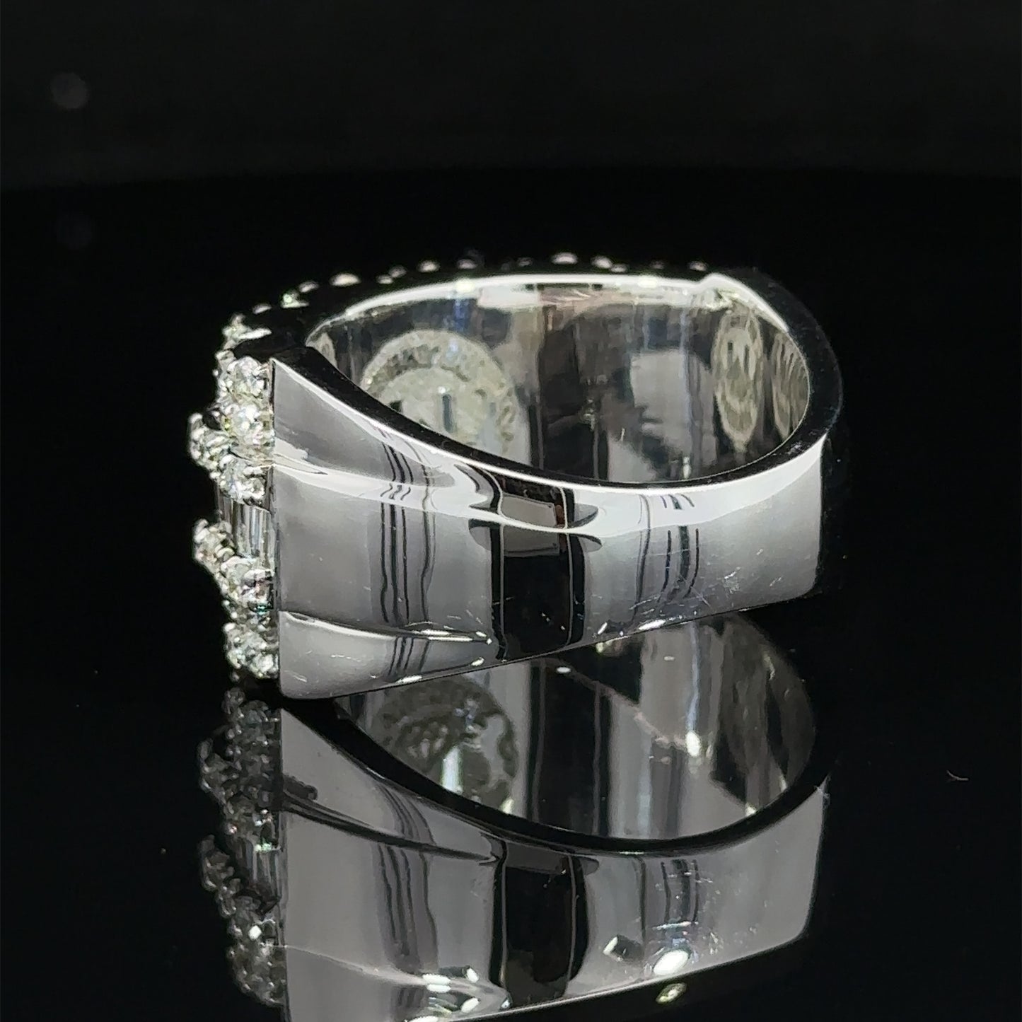 14k white gold Men`s Ring with Round and Baguettes Diamonds
