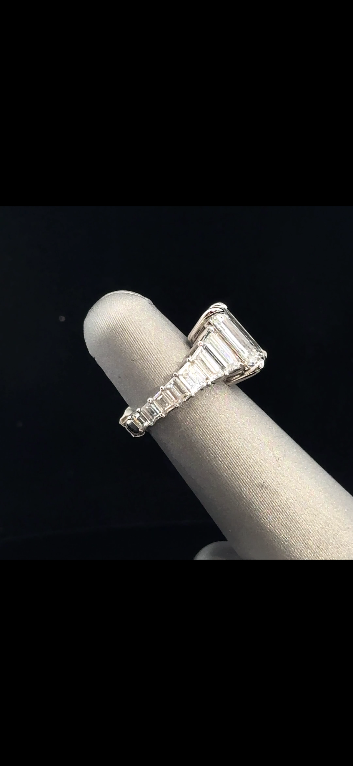 18k White Gold Emerald Cut Ring