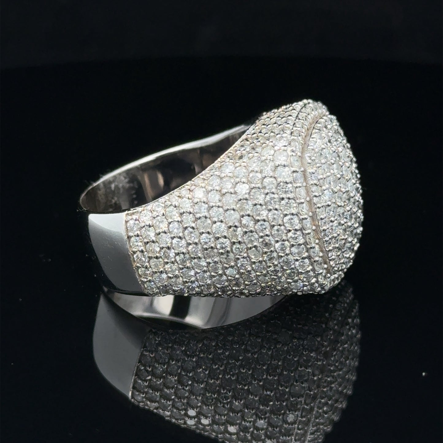 14k white gold Men`s Ring with Round Diamonds