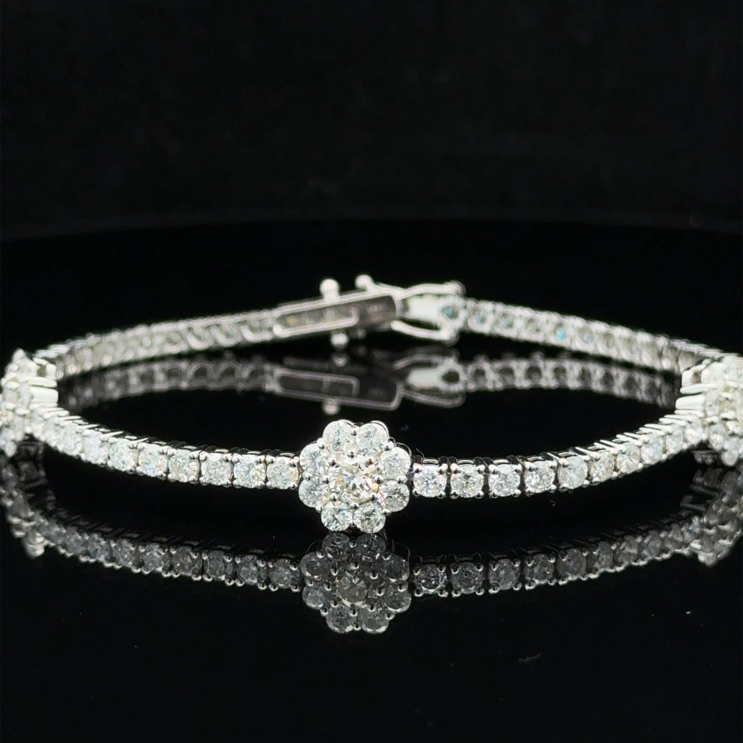 14k white gold Bracelet with Large Round Diamonds