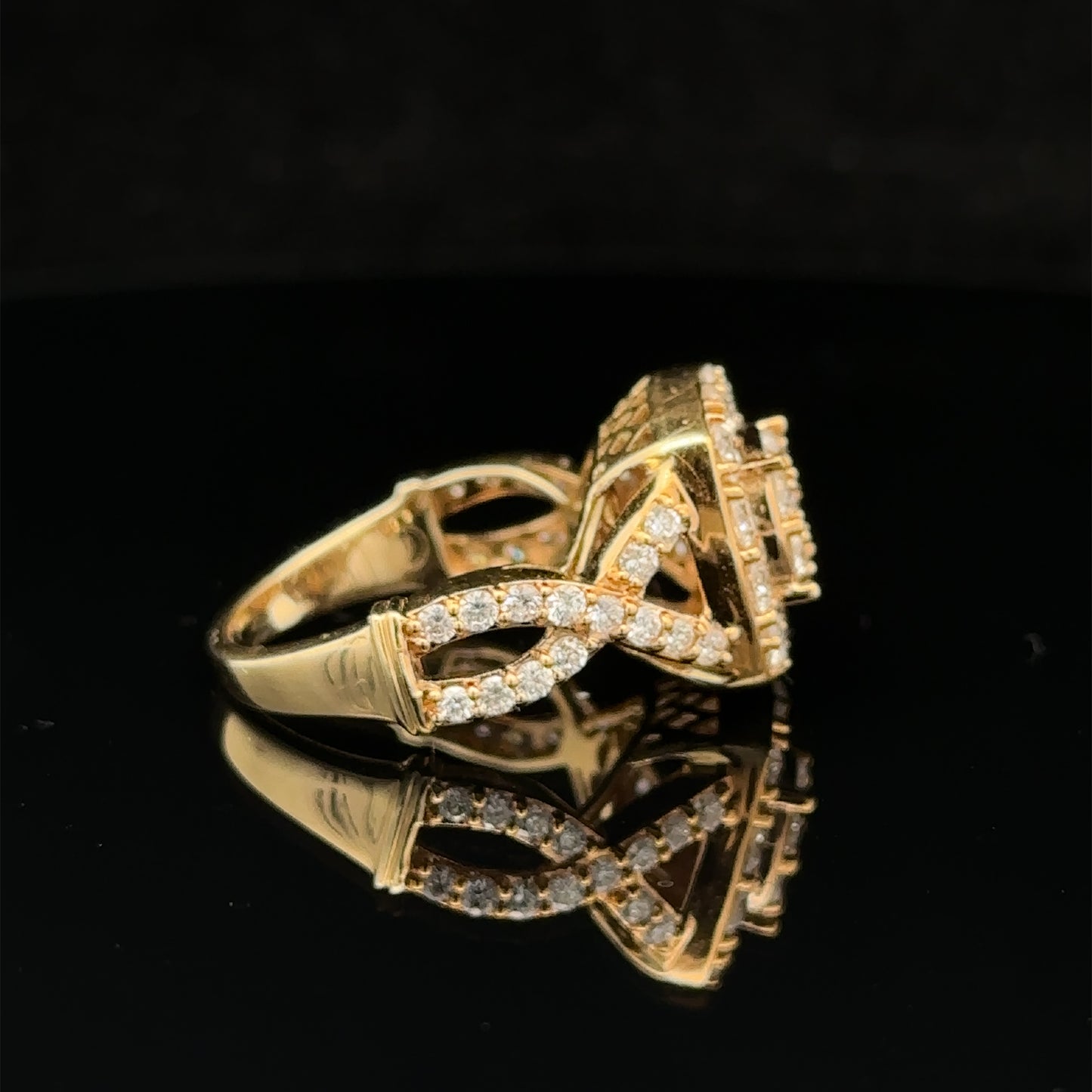 14k yellow gold and diamond Ring