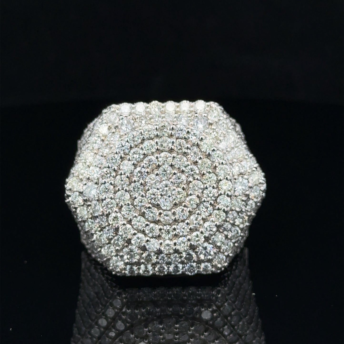 14k white gold Men`s Ring with Round Diamonds