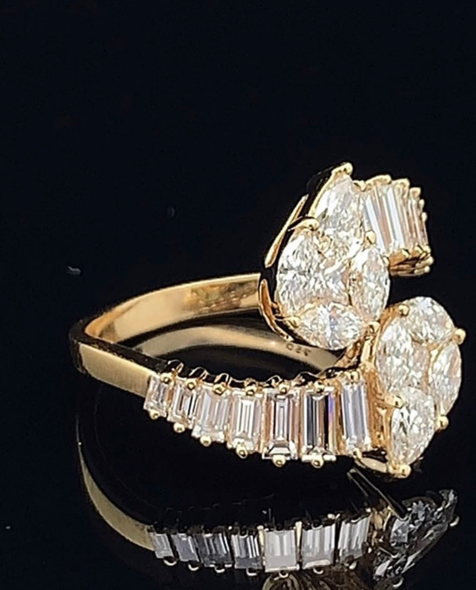 18k yellow gold and diamond Fancy Ring