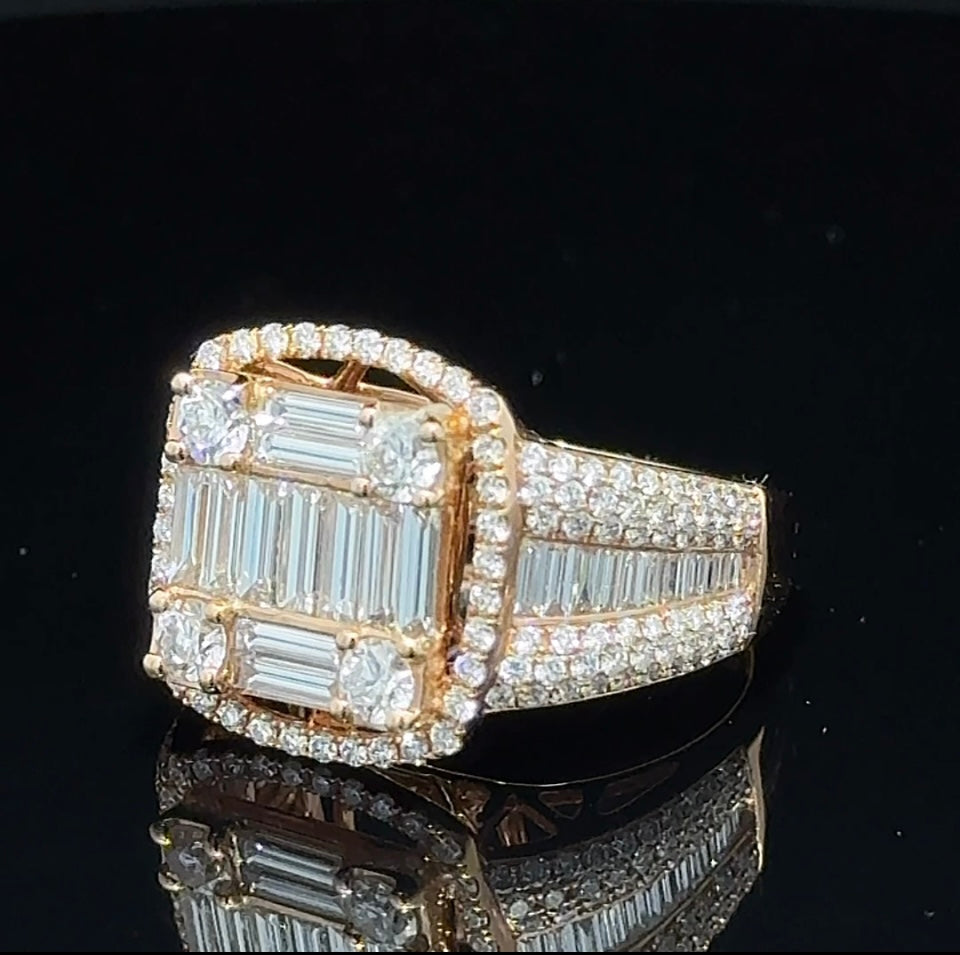 18k rose gold Ring with Baguette and Round Diamonds