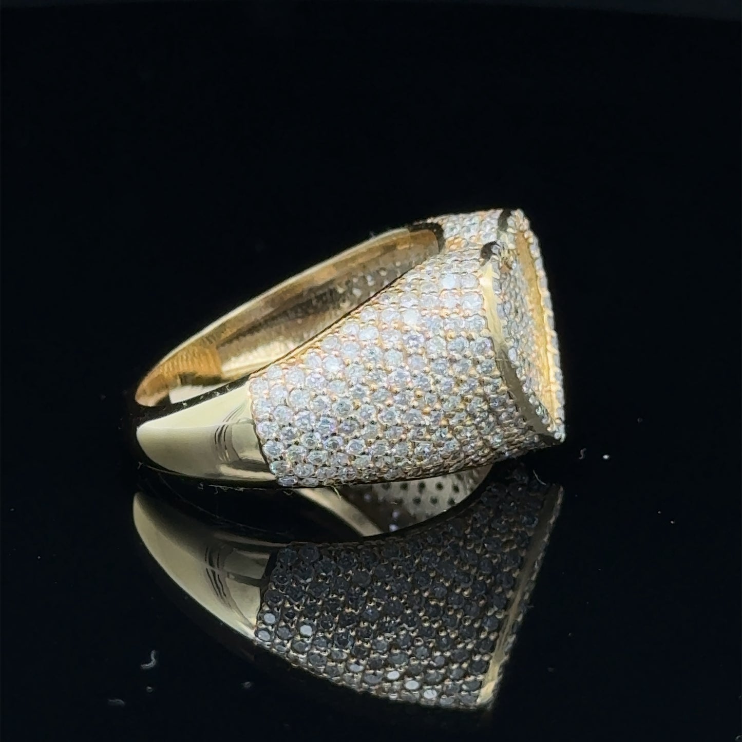 14k yellow gold Heart Ring with Round Diamonds