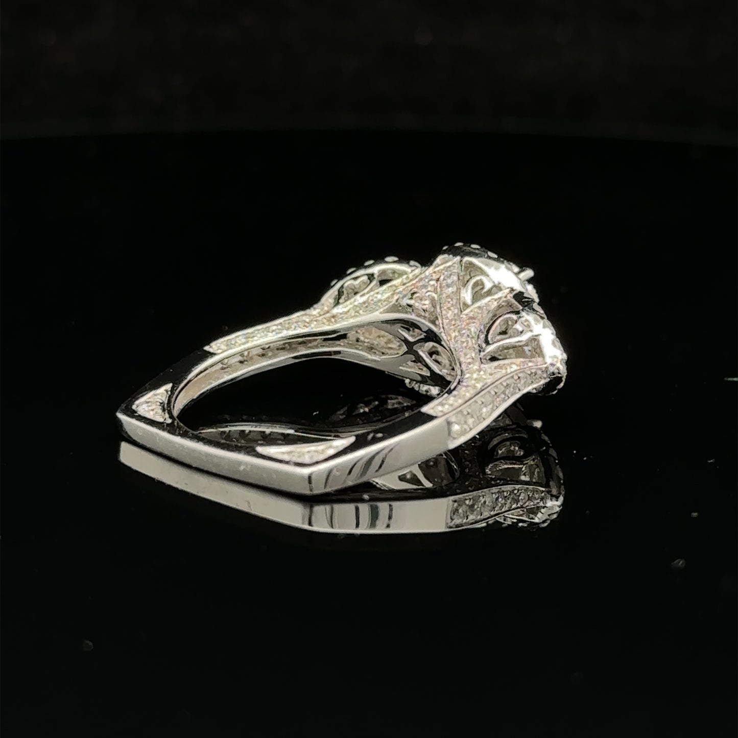 14k white gold and diamond Ring