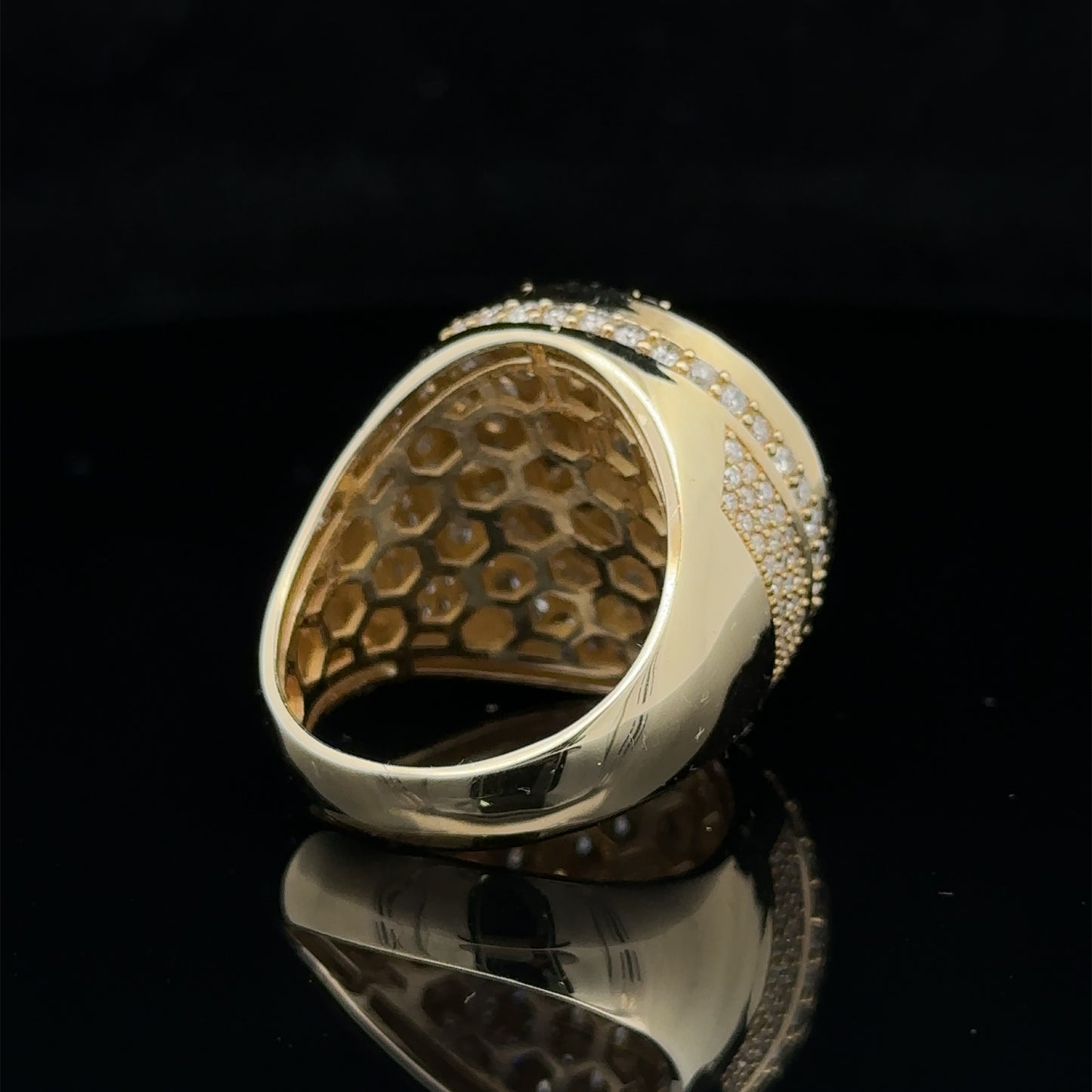 14k yellow gold and diamond Men`s Ring