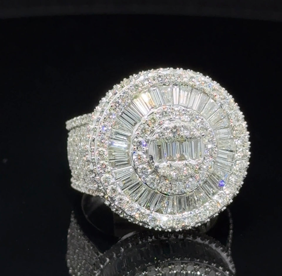 14k White Gold Men`s Ring with High clarity 7.20ct of Baguette and Round Jumbo Diamonds