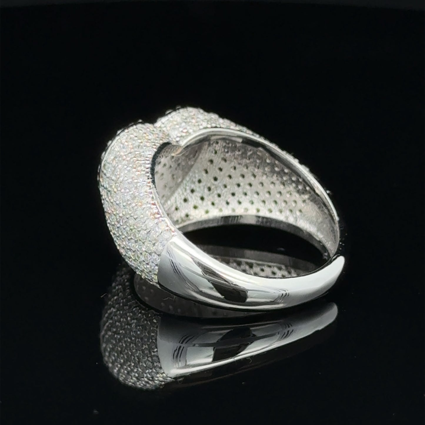 14k white gold Heart Ring with Round Diamonds