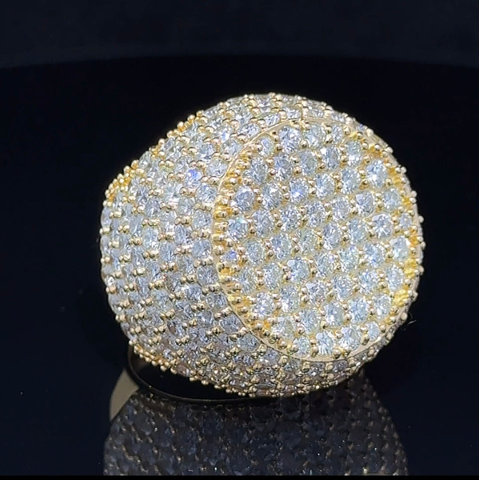 14k yellow gold Men`s Ring with Round Diamonds