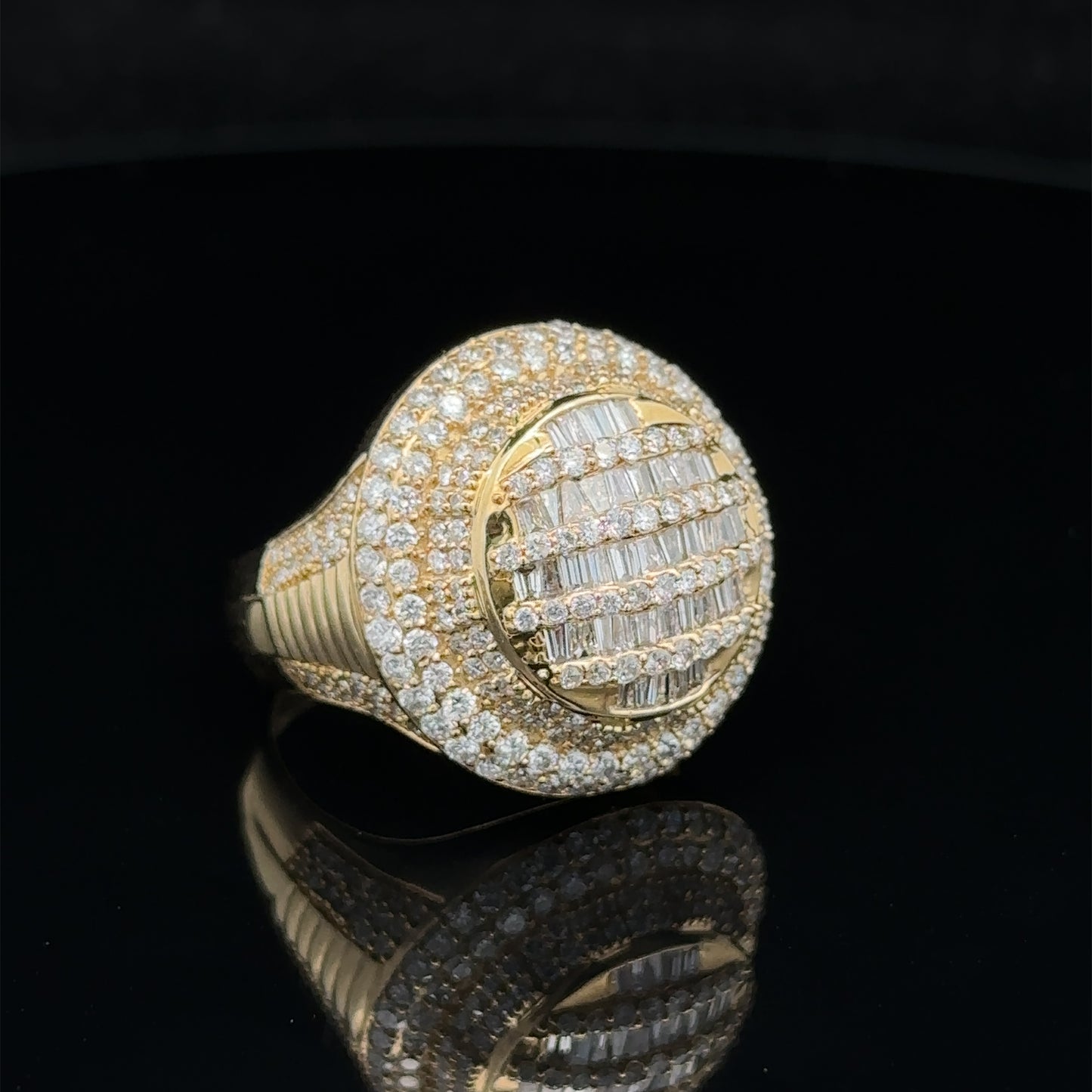 14k yellow gold and diamond Men`s Ring