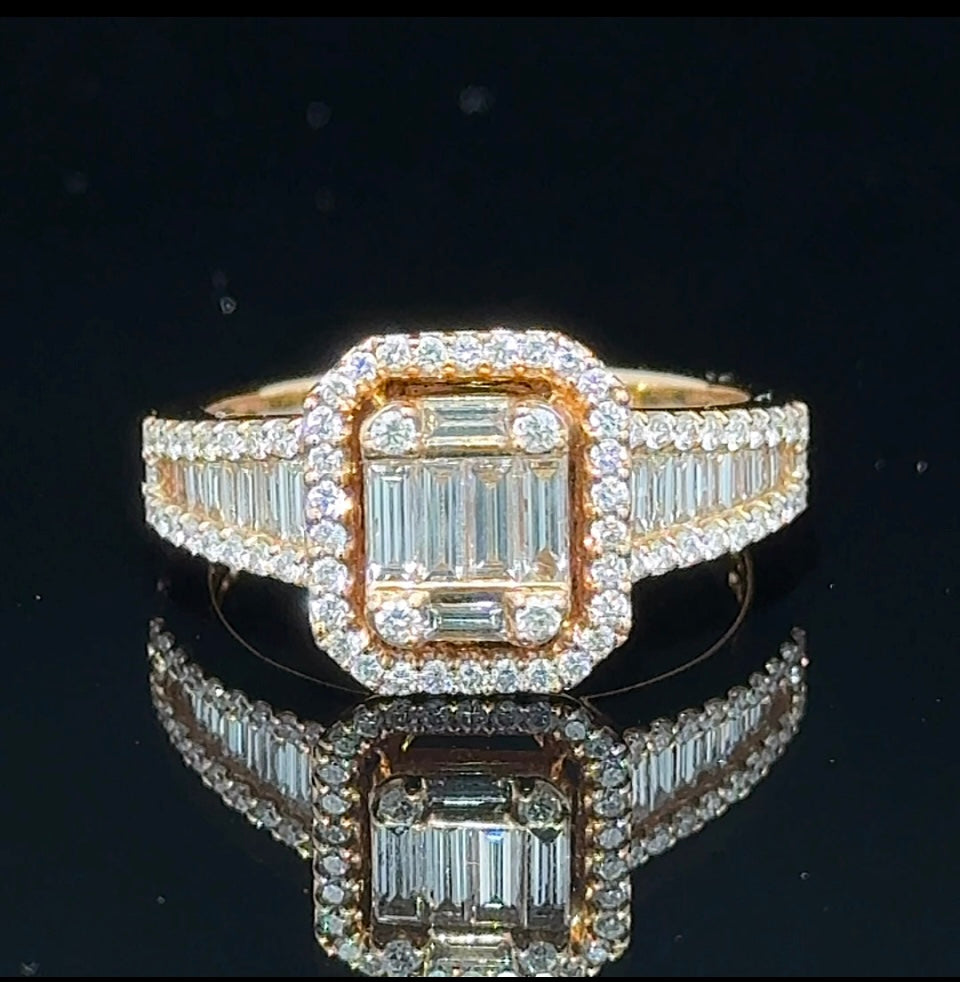 18k yellow gold Fancy Ring with Baguette and Round Diamonds