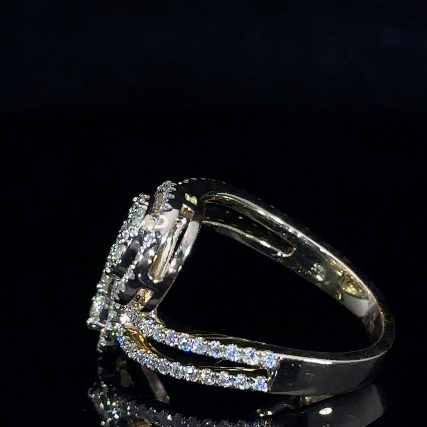 14k Yellow gold and diamond Ring