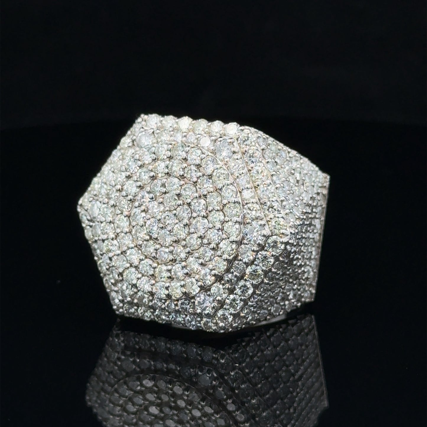 14k white gold Men`s Ring with Round Diamonds